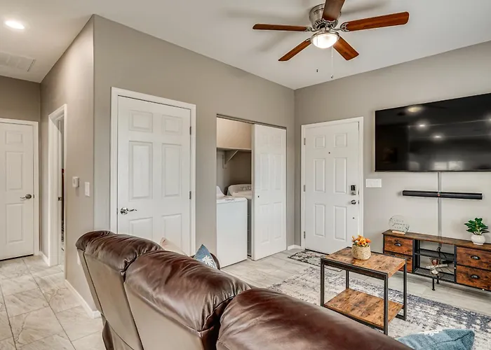 Near Casino & Dtwn! Townhome: Saguaro Np Holiday home *