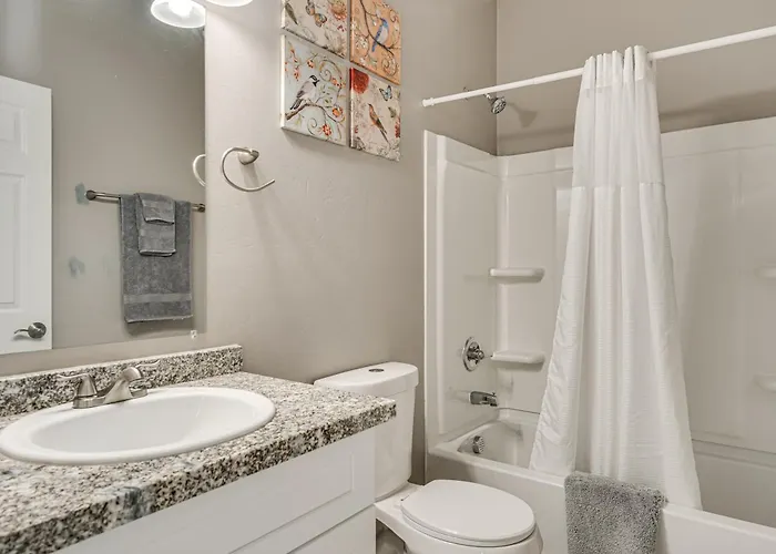 Near Casino & Dtwn! Townhome: Saguaro Np Holiday home