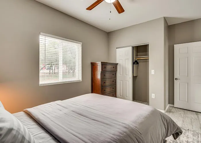 Near Casino & Dtwn! Townhome: Saguaro Np Tucson